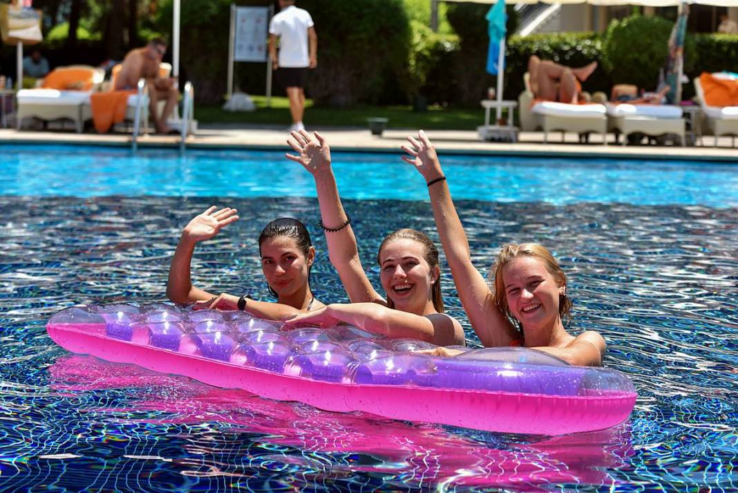 O kente geçen yıl 8 milyon ziyaretçi geldi: Bu yıl 12 milyon kişi bekleniyor! Yerli yabancı turistler akın ediyor 13